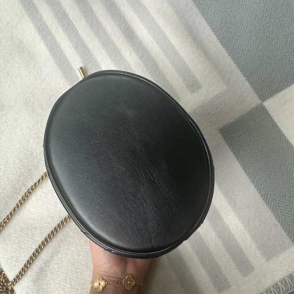 Auth Gucci bucket bag - Picture 4 of 6